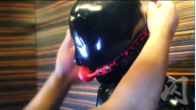 Extreme Latex breathplay
