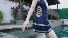 小萌ちゃんのプール冒険