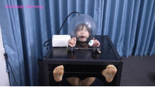 小萌ちゃんのバブルヘルメット密閉拘束