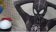拘束されたスパイダーウーマン